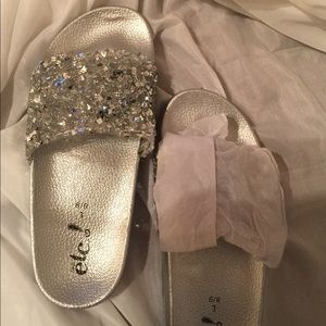 ETC. SILVER GLITTER SLIDE SANDALS